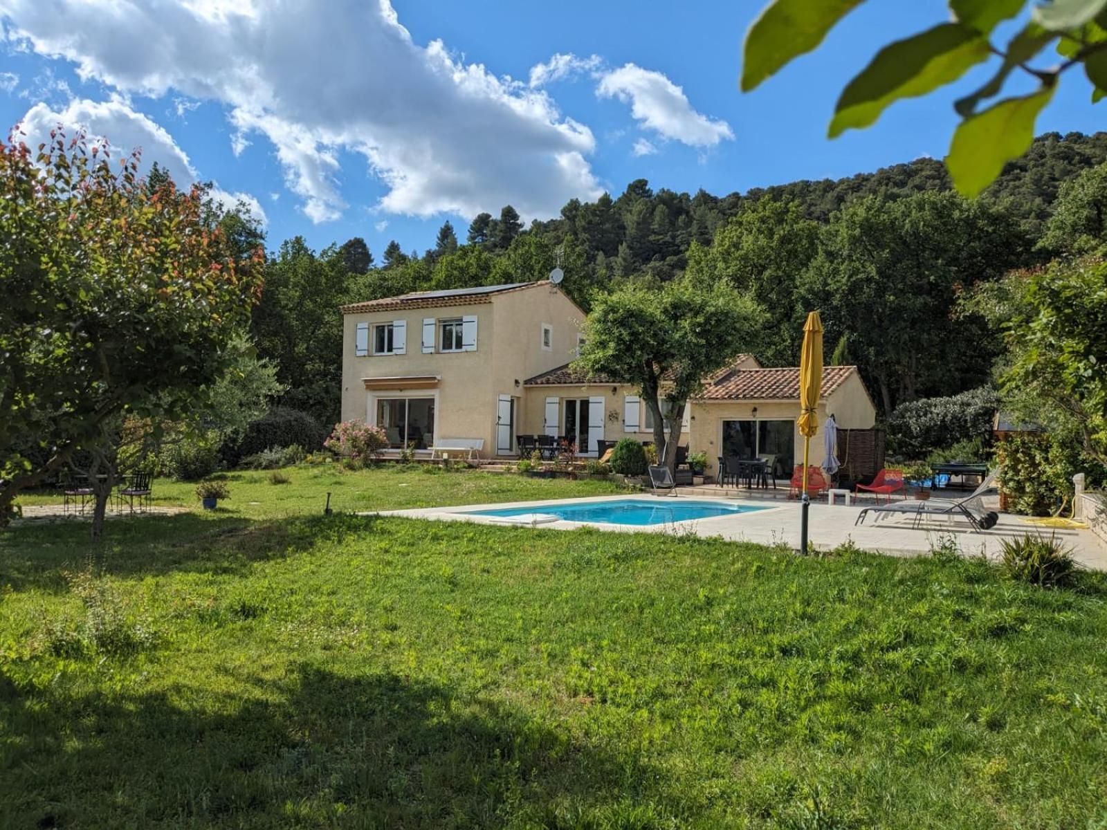 Villa Calme Avec Piscine A Greoux Exterior photo